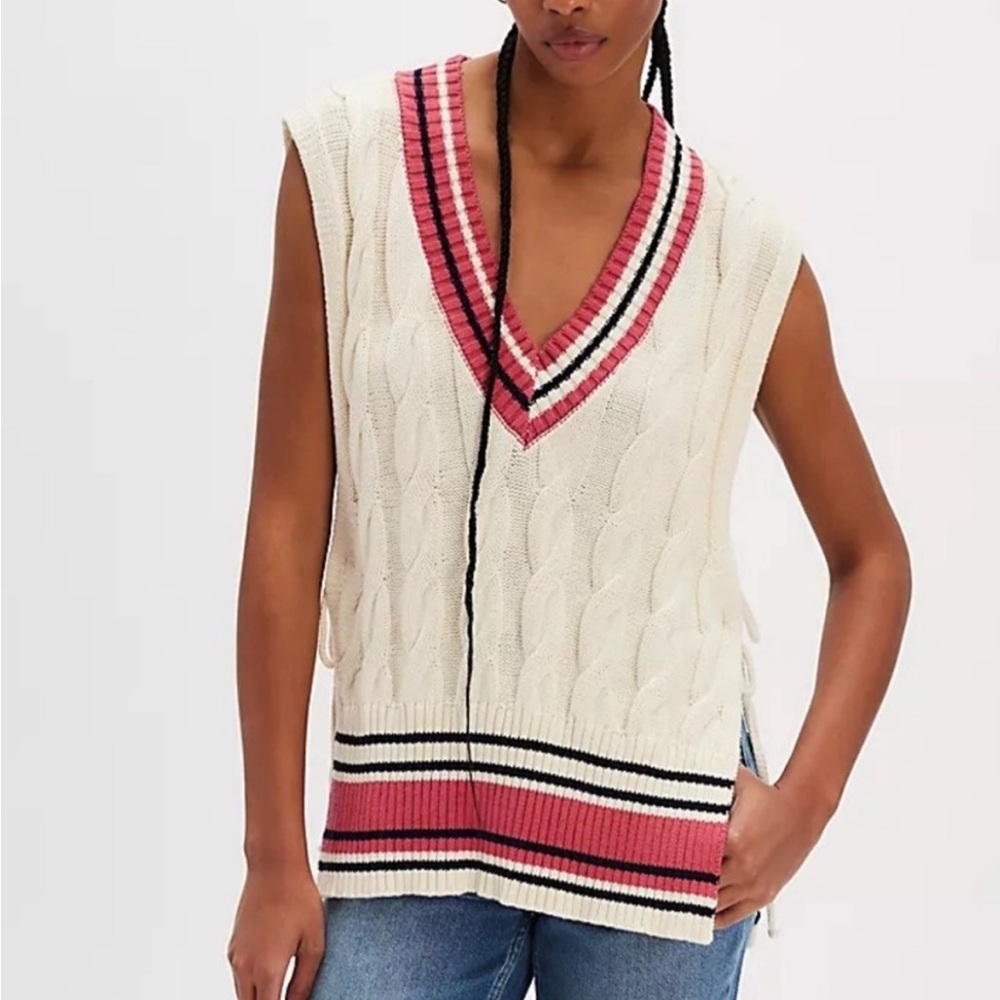 Free People Cable Knit V-Neck Sweater Vest in Cream and Pink